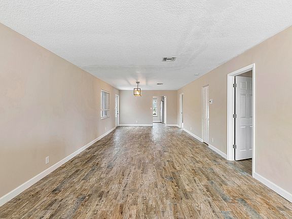 4th image of 2647 SE 27th Lane