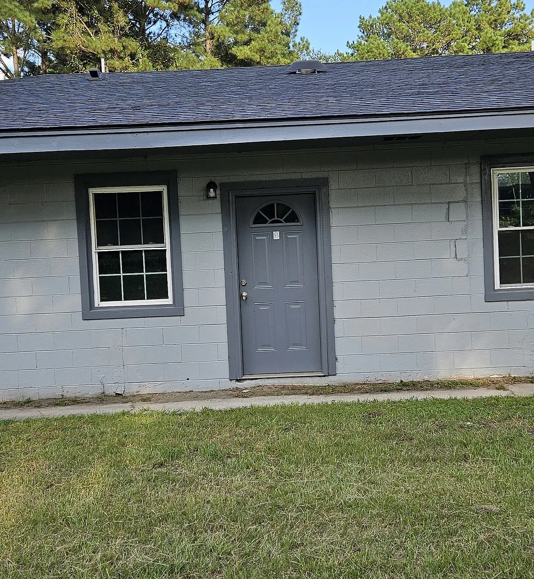 2 bed, 1.0 bath, 1060 sqft, $1,200 — Photo 1