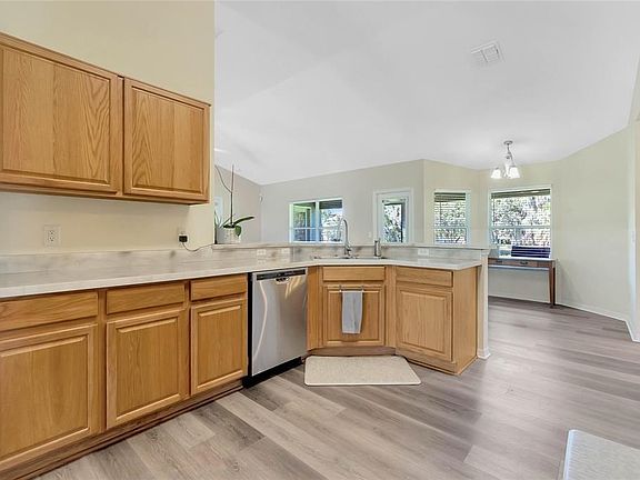 4th image of 608 Hearthglen Blvd