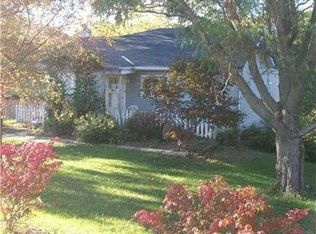 8 Williams Dr, Coraopolis, PA 15108