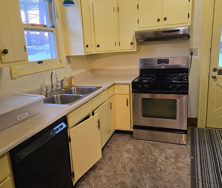 2nd image of 1119 Oakmont Rd