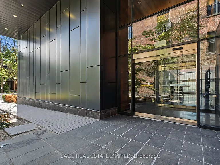 383 Sorauren Ave #706 — Photo 2