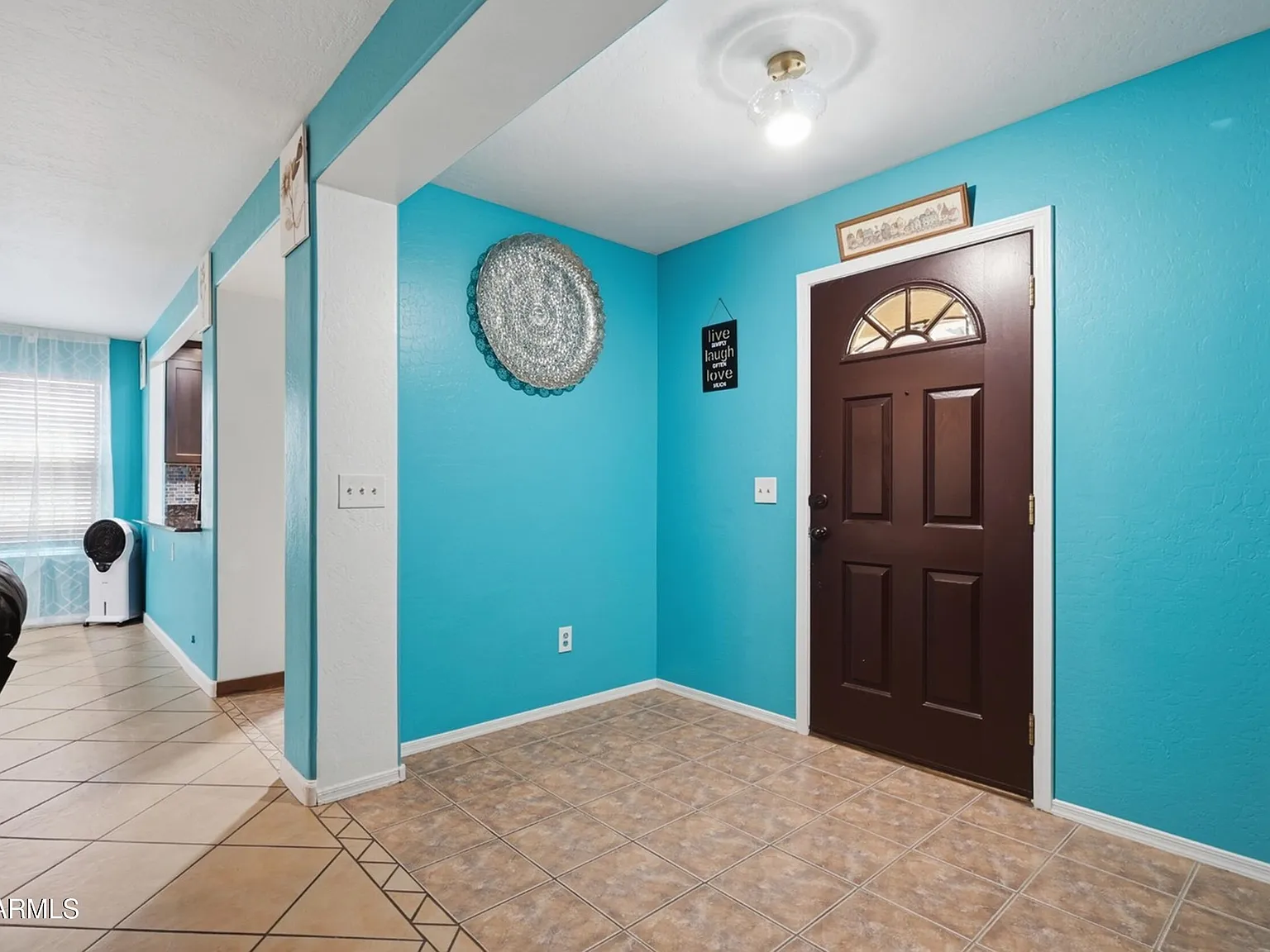 4 bed, 2.0 bath, 2047 sqft, $2,700 — Photo 4