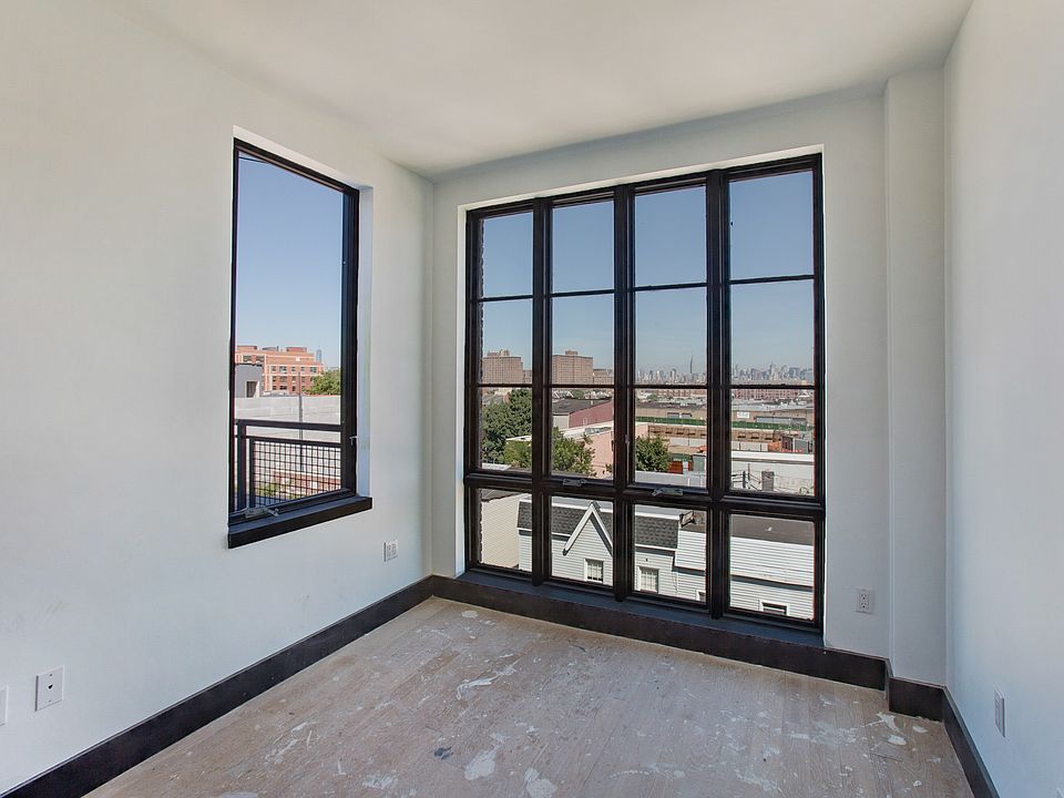 1st image of 82 Jefferson St #2AR