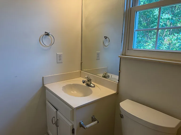 106 Meridian Ct — Photo 30