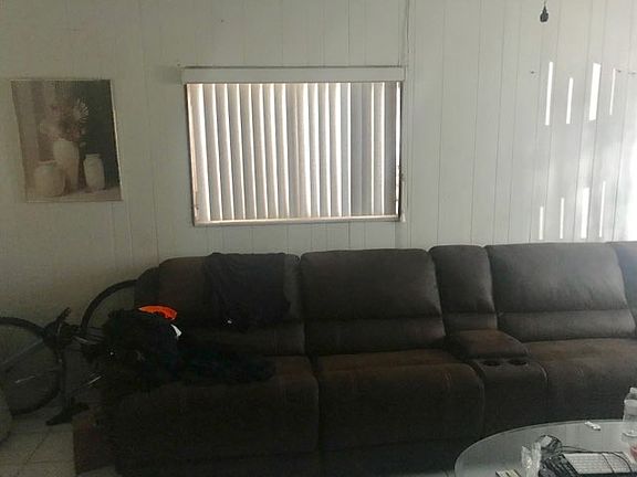 5th image of 3630 SW 39th Ave