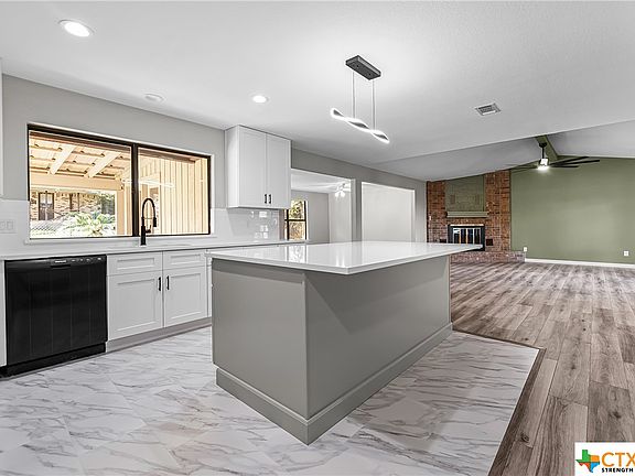 5th image of 1172 Fox Run Cir