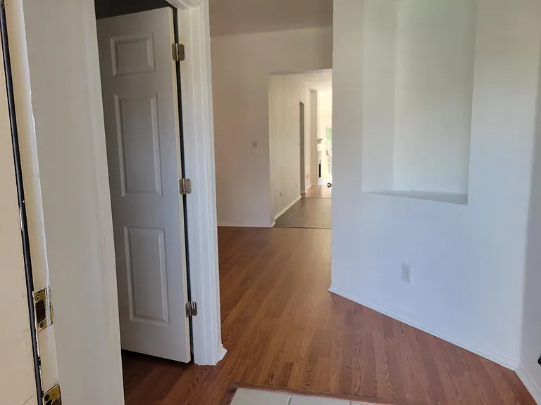 4901 Palm Ridge Dr — Photo 2