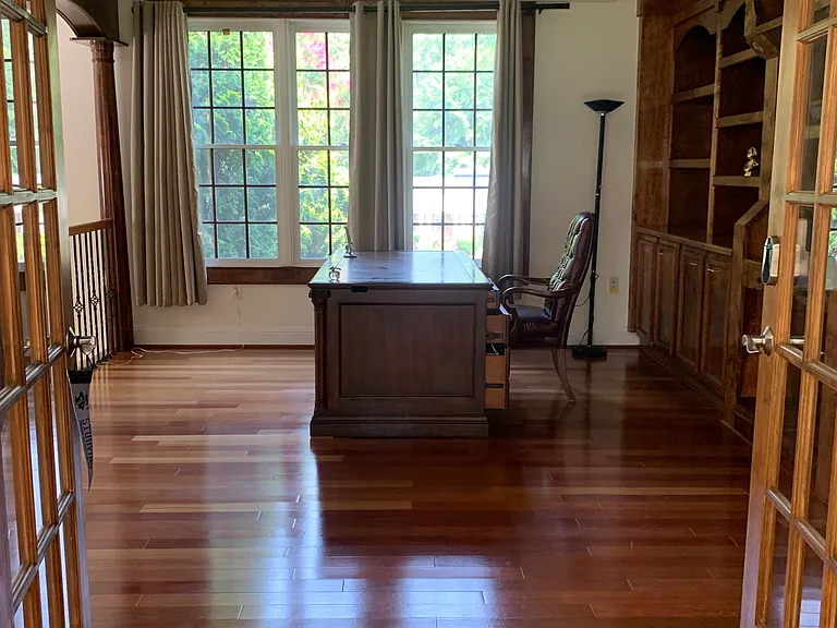 Private Executive Library - Ofiice