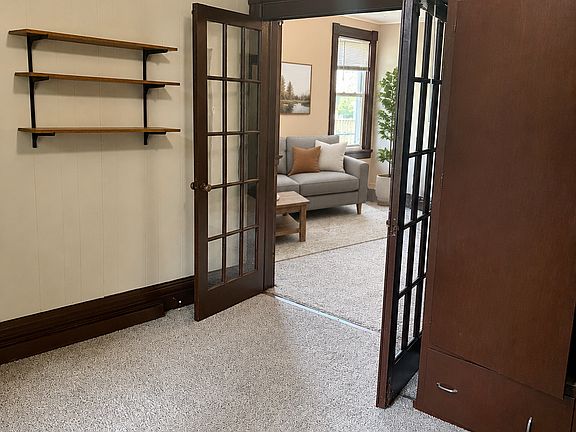 3rd image of 1519 Saint Clair Ave #1519