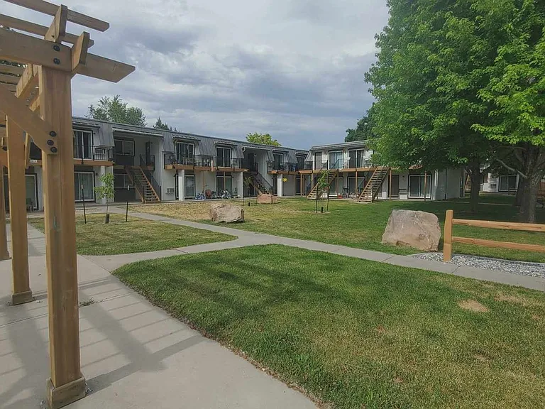 Stone Gate Apartments — Photo 22