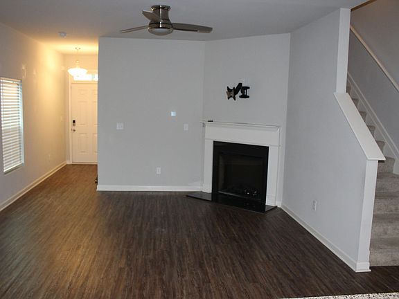 3rd image of 292 Claudia Dr