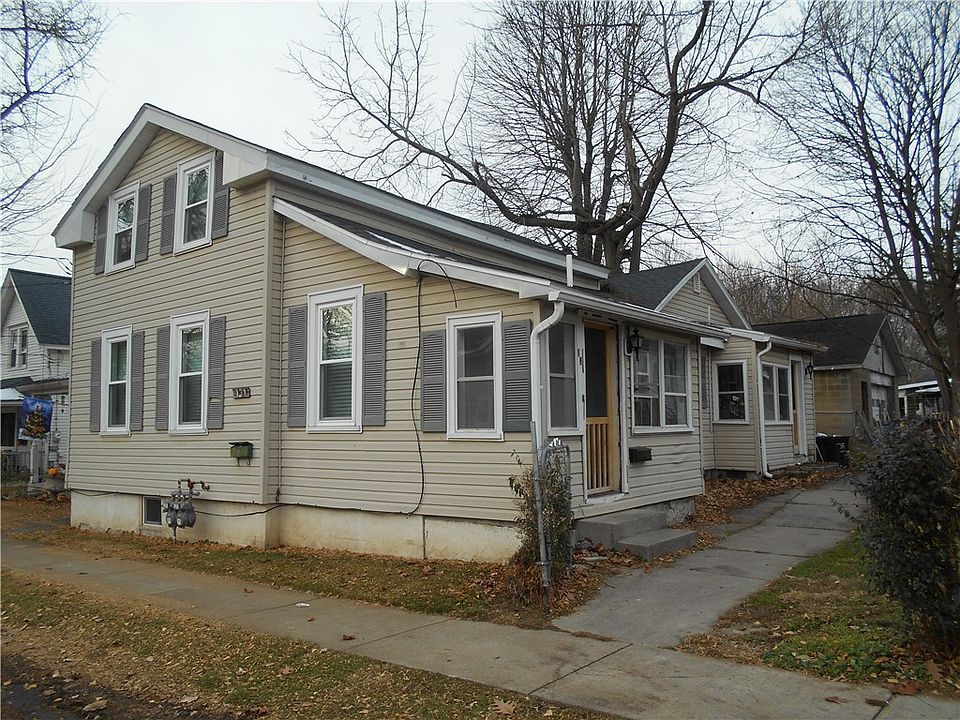 1st image of 131 Van Anden St