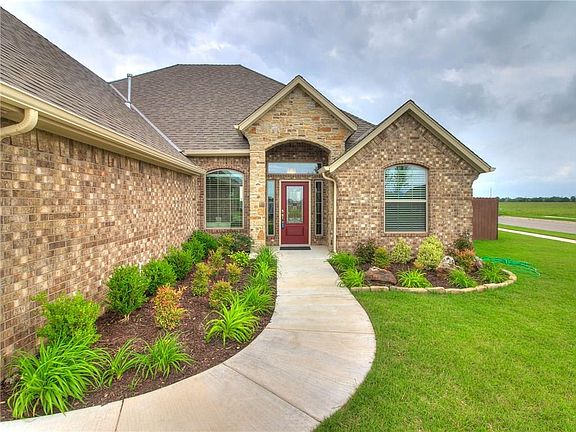 2nd image of 1932 Carmona Lakes Dr