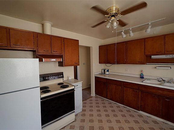4th image of 3496 W Center Ave