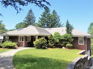 725 Alps Rd, Wayne, NJ 07470