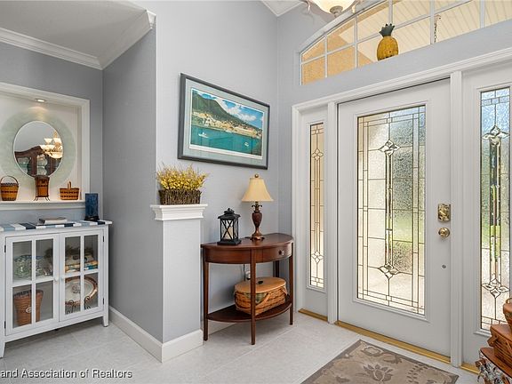 4th image of 2440 Manor Dr