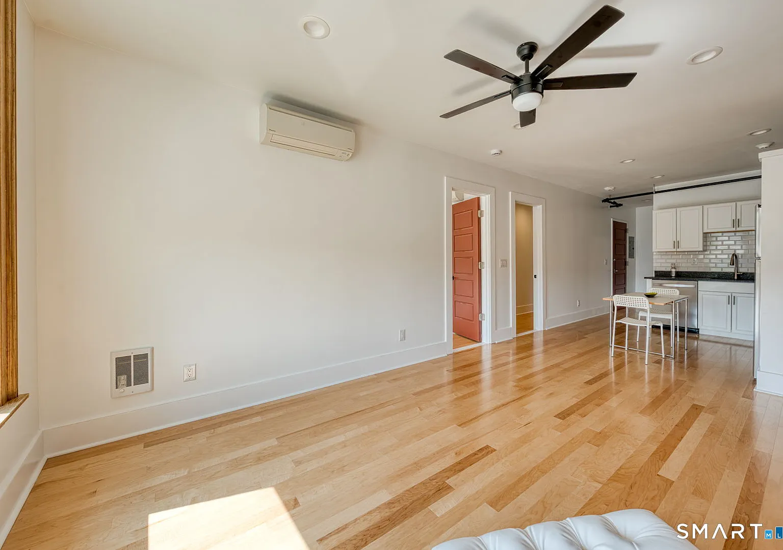1 bed, 1.0 bath, 17489 sqft, $1,500 — Photo 3