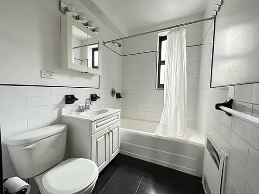 Rented by Lang Realty LLC | media 8