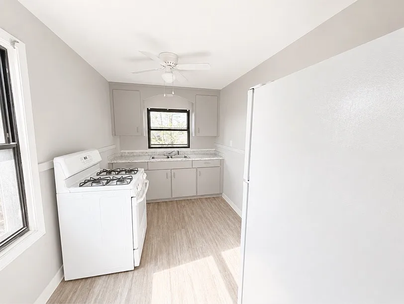 12 Knowlton Avenue — Photo 4