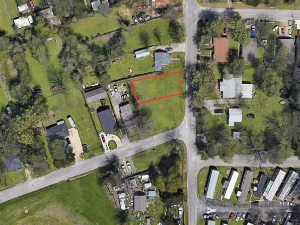 901 River Rd, Fort Worth, TX 76114