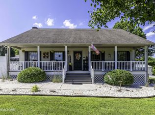 120 Magnolia Ln, Jacksboro, TN 37757