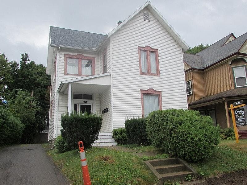 1st image of 38 Lakeview Ave APT 4