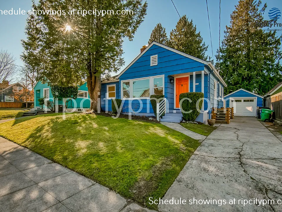 2521 SE 64th Ave