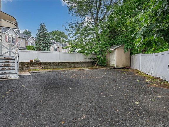 5th image of 95 Grant Street