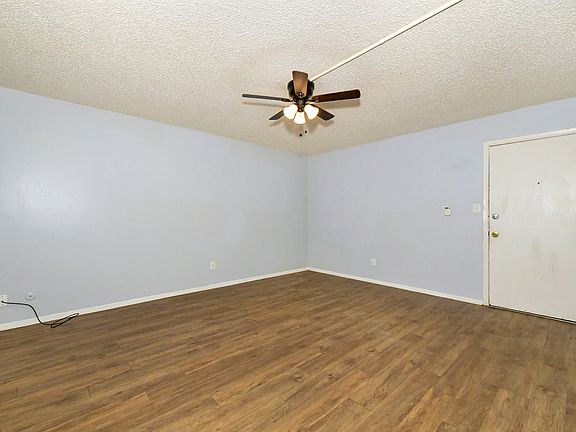 5th image of 112 Bonfoy Ave #0B-1Ba-400Sqft
