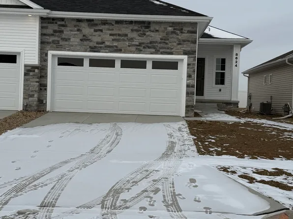 8624 Regent Dr, Lincoln, NE 68507