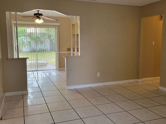 3rd image of 3211 Pinellas Pl