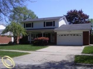 11348 Hanover Dr, Warren, MI 48093