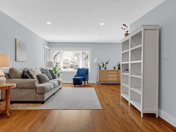 4th image of 7306 Dorothy Ln