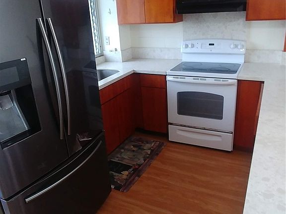 5th image of 1099 Green St #B409