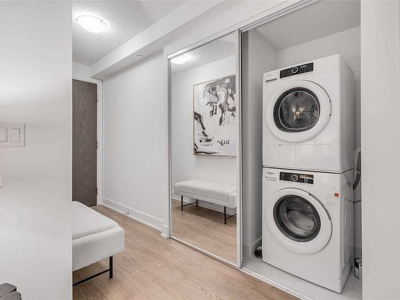 4th image of 9 Mabelle Ave #226