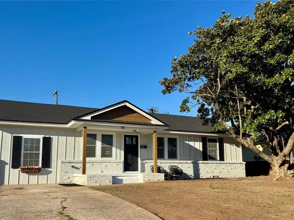 40 Village Dr, Chickasha, OK 73018