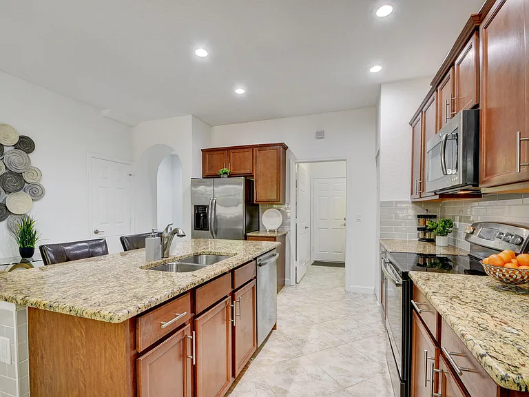 10342 Wellington Parc Dr — Photo 2