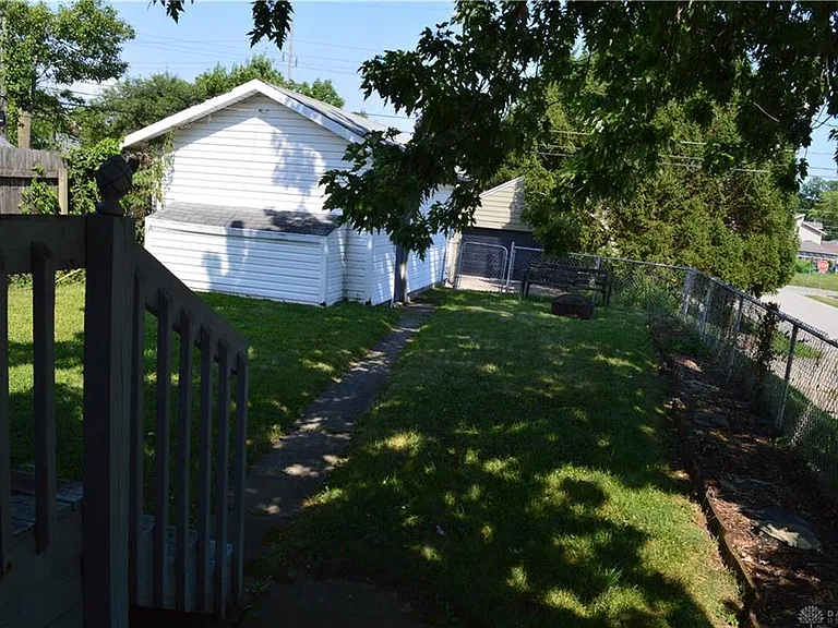 2752 Springmont Ave — Photo 20