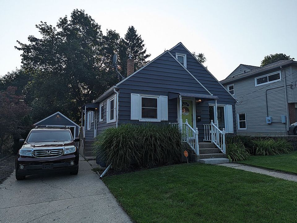 2nd image of 1633 Sylvan Ave SE