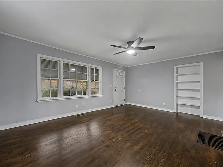 725 Matilda Pl NW — Photo 6