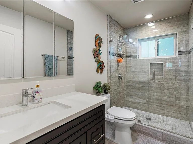 1055 W McKinley Ave — Photo 3