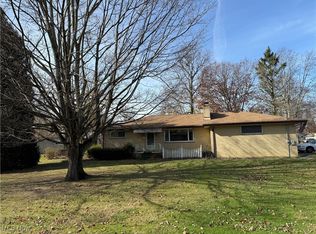 92 Woodland Dr, New Middletown, OH 44442
