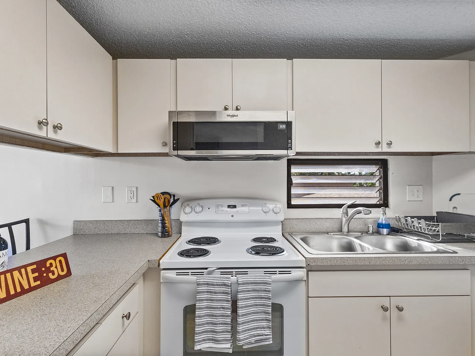 909 Coolidge Street - 301 — Photo 1