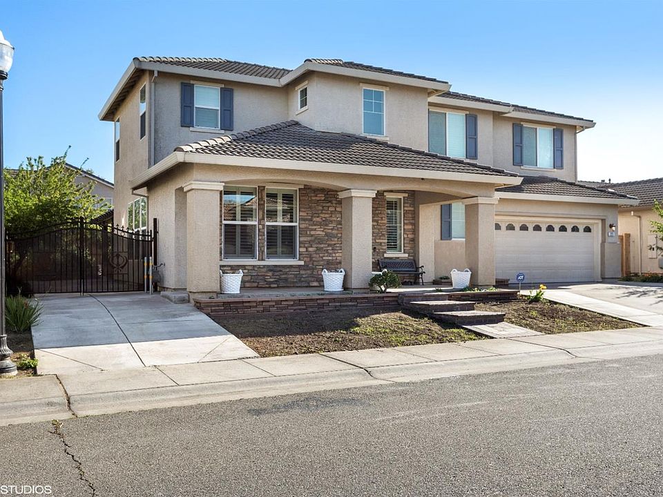 1st image of 221 Allaire Cir