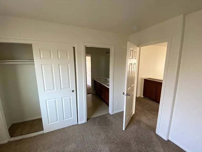 1393 Veronica Trl — Photo 17
