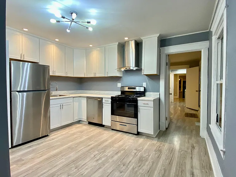 2059 May Ave — Photo 11