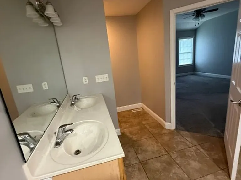 410 Goldenrod Dr — Photo 5