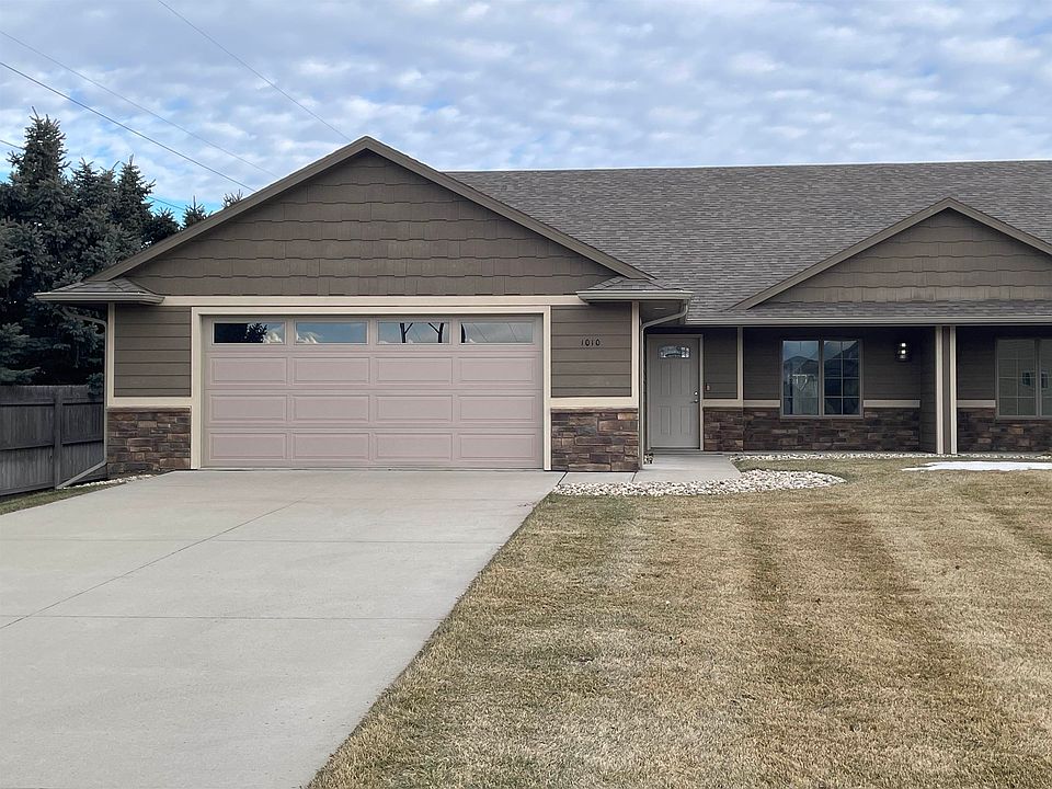1st image of 1010 S Tayberry Ave