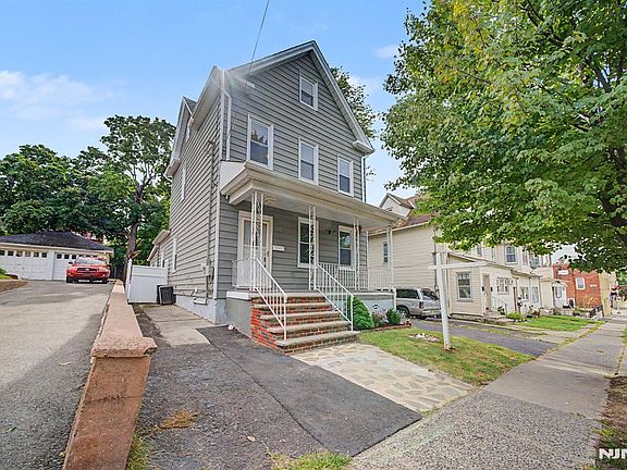 3rd image of 88 Boiling Springs Avenue